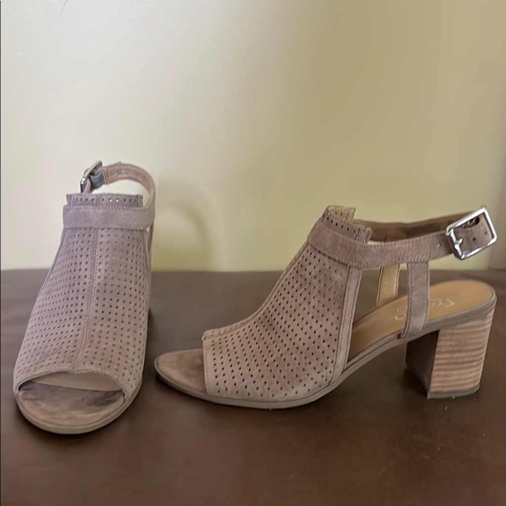 Franco Sarto Taupe Heels - no box